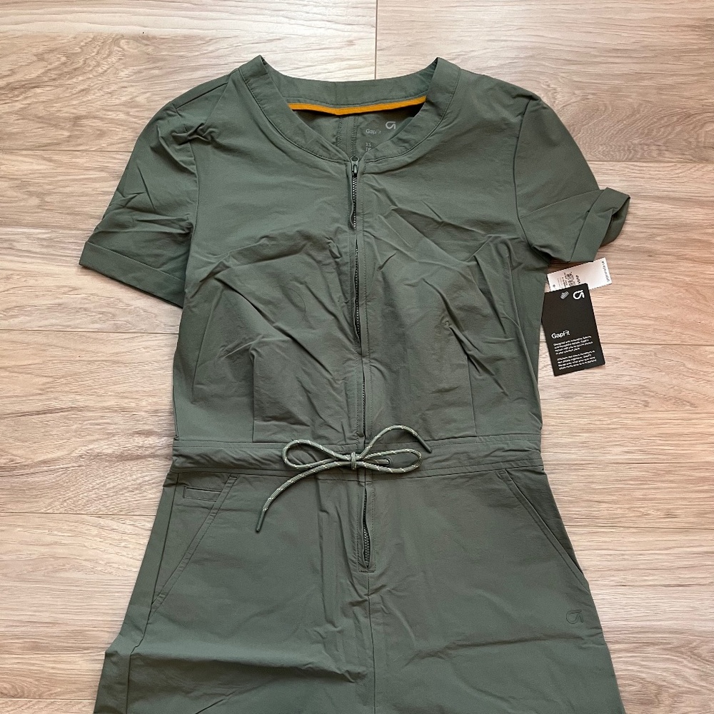 Gap fit romper